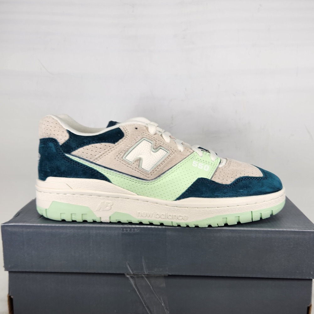 New Balance 550 Sneakers Mens Size 10 Green Grey Suede Leather Low Top Shoes